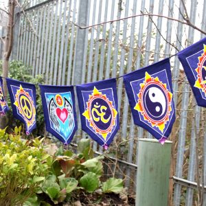 7 Flags Banner – Love in the Center